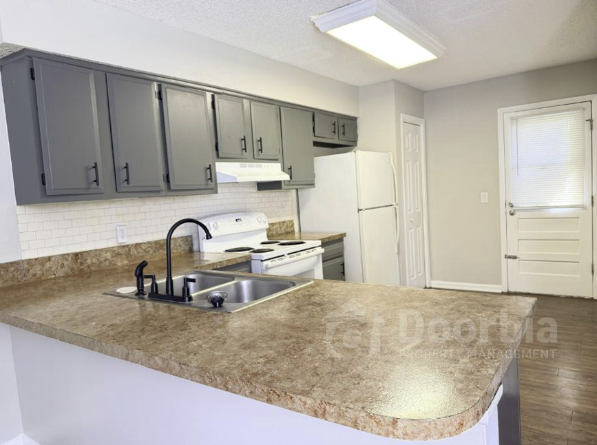 3696 Morton St #2 - Photo 4 of 12
