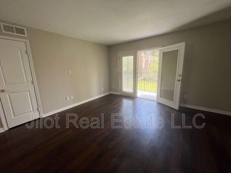 2711 Fairlee Dr #A3 - Photo 3 of 13