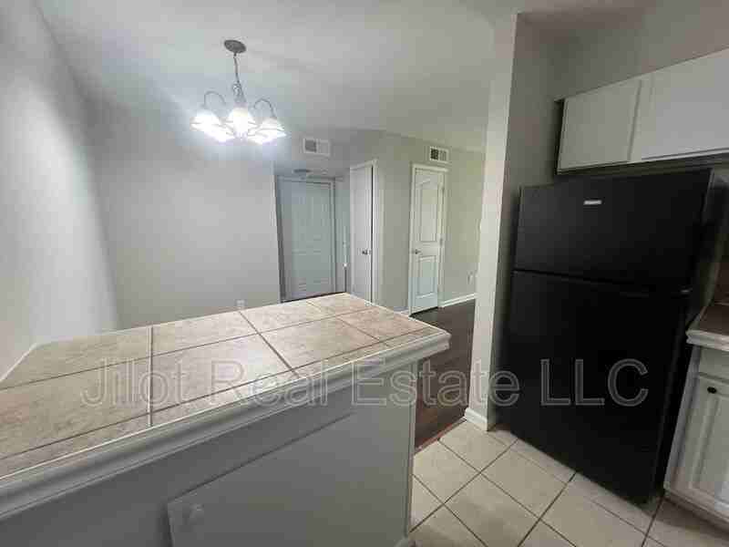 2711 Fairlee Dr #A3 - Photo 7 of 13