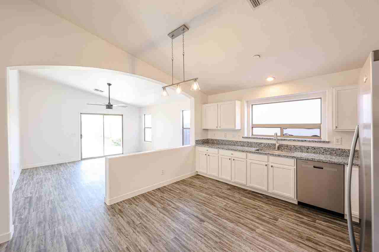 4930 W Desert Dr - Photo 5 of 30