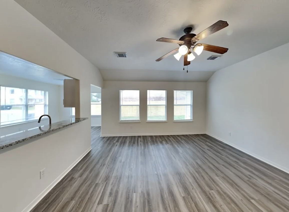 21741 Texian Ct - Photo 2 of 9