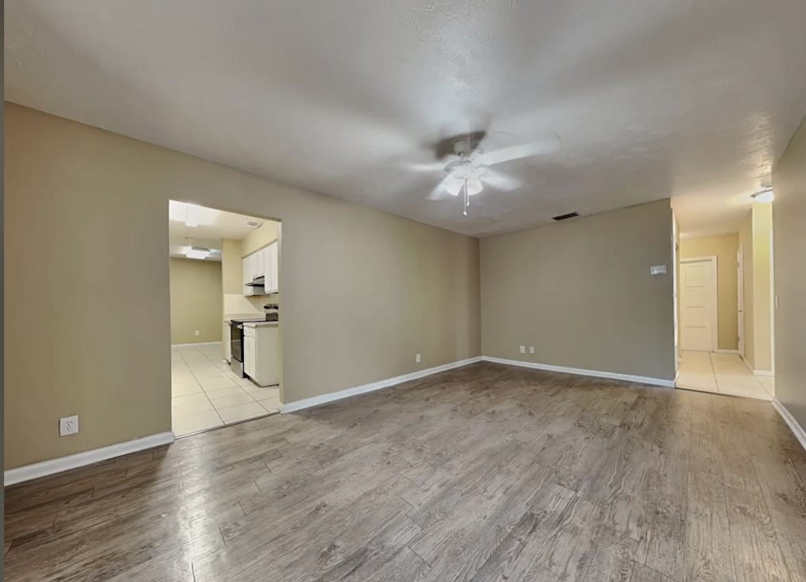 12717 Sebring Blvd - Photo 2 of 10