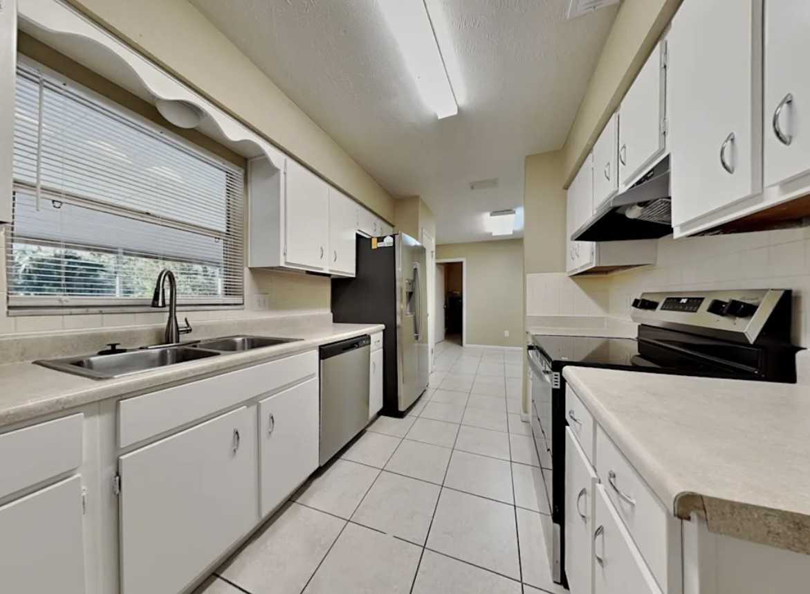 12717 Sebring Blvd - Photo 4 of 10