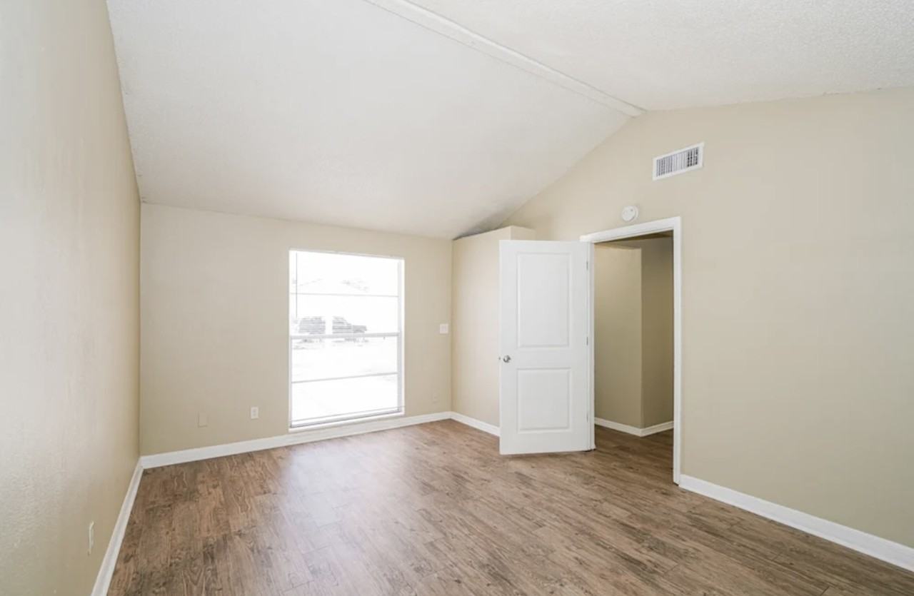 6406 Regatta Ct - Photo 2 of 10