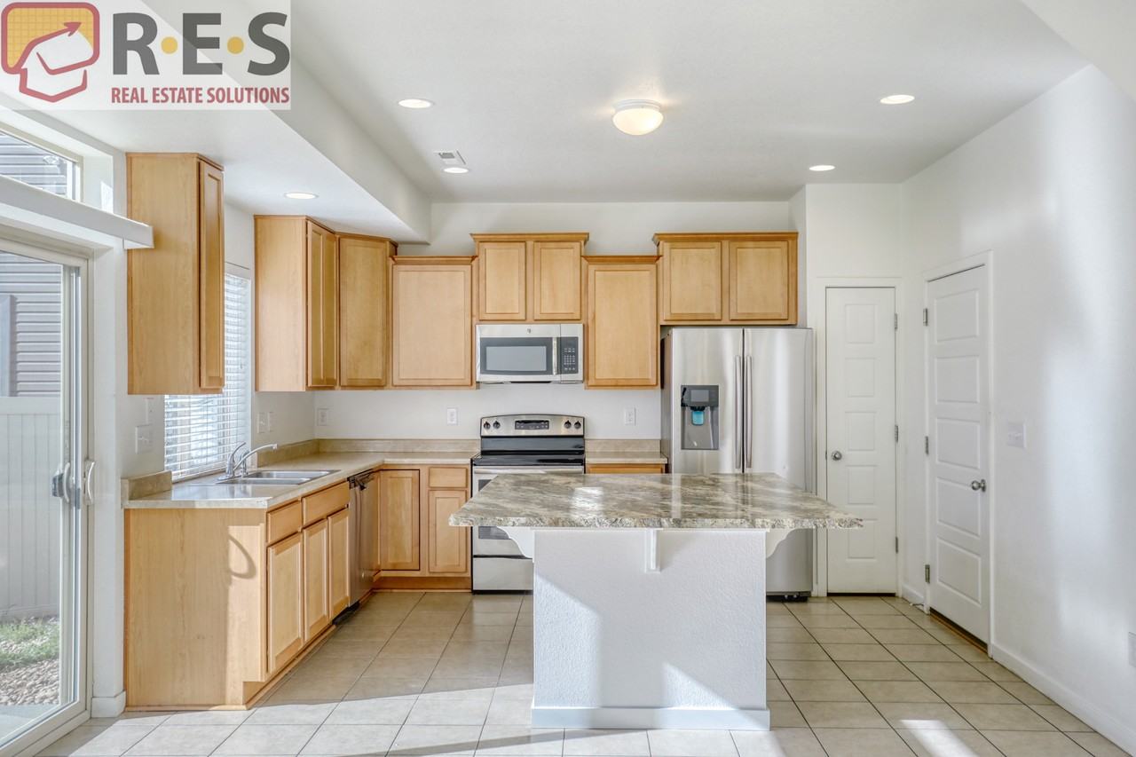 5040 Andes St - Photo 4 of 17