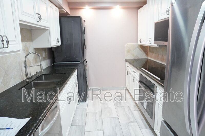 10444 N 69th St #107 - Photo 3 of 19