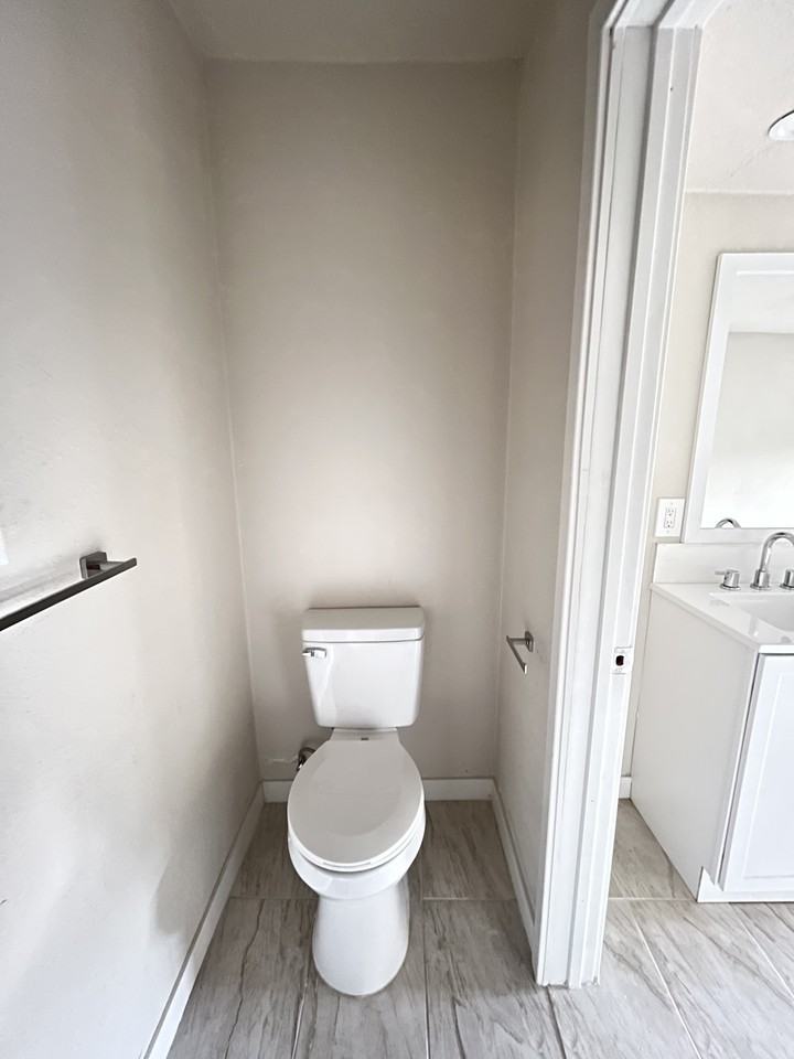 5209 Olive Dr #NA - Photo 4 of 13