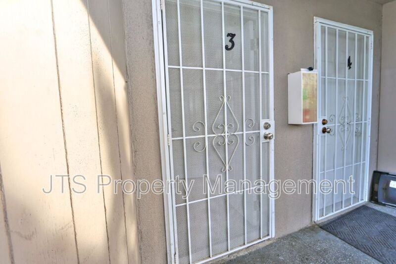 10524 Croetto Way - Photo 4 of 50