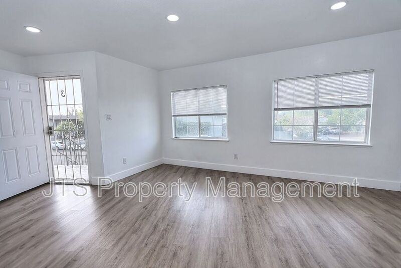 10524 Croetto Way - Photo 5 of 50