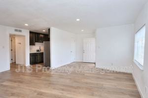 featured image of 10524 Croetto Way #1