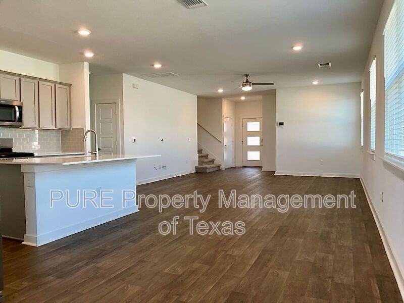 3203 Dampier Pass - Photo 4 of 23