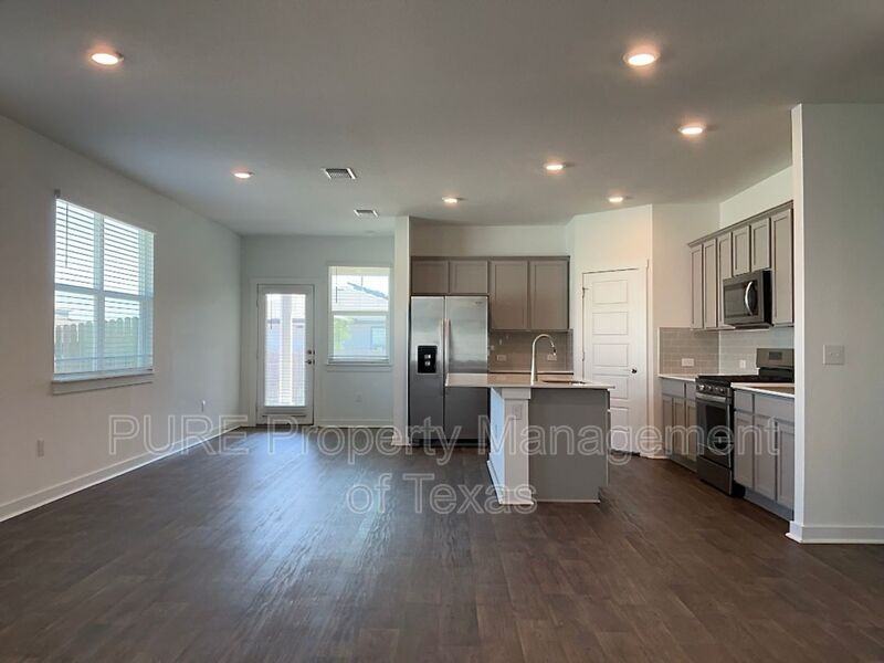 3203 Dampier Pass - Photo 5 of 23