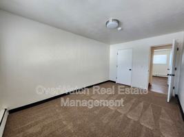 featured image of 3925 E 9th Ave #4