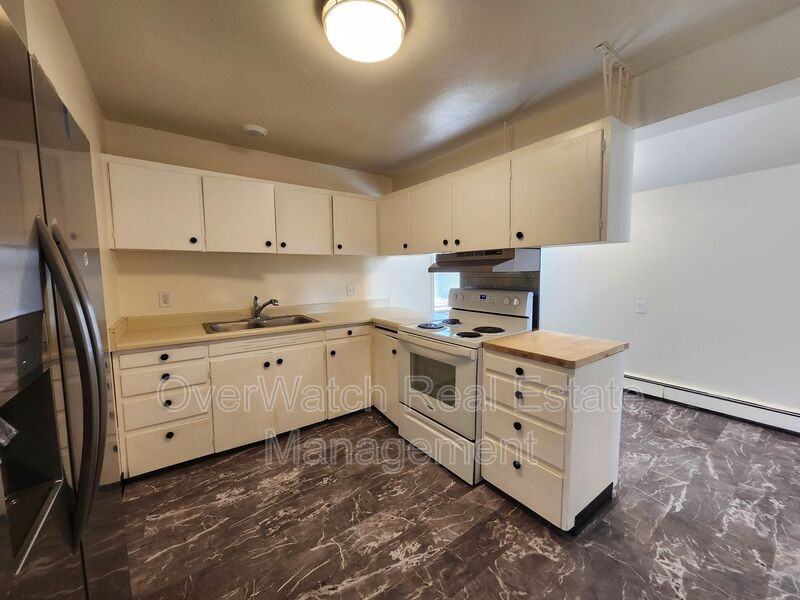 3925 E 9th Ave #4 - Photo 4 of 12