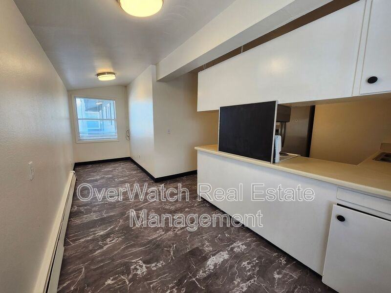 3925 E 9th Ave #4 - Photo 6 of 12