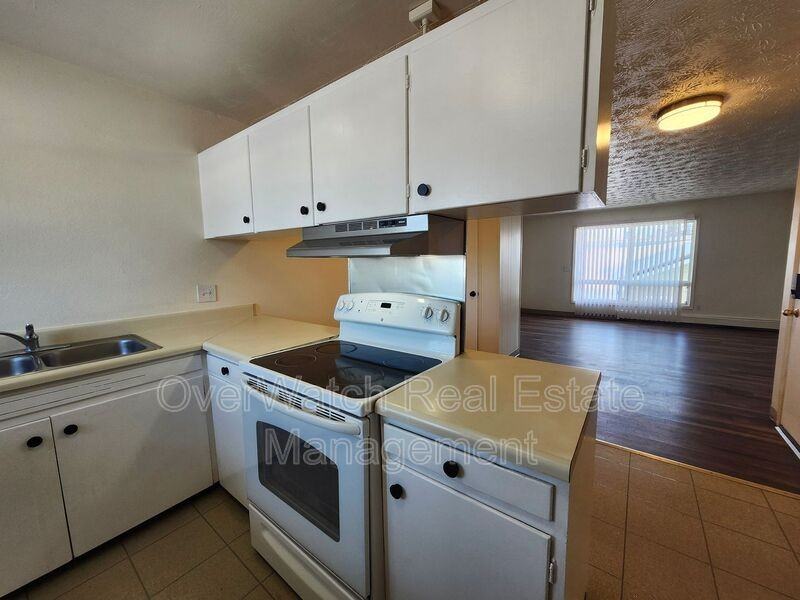 3925 E 9th Ave #5 - Photo 5 of 12