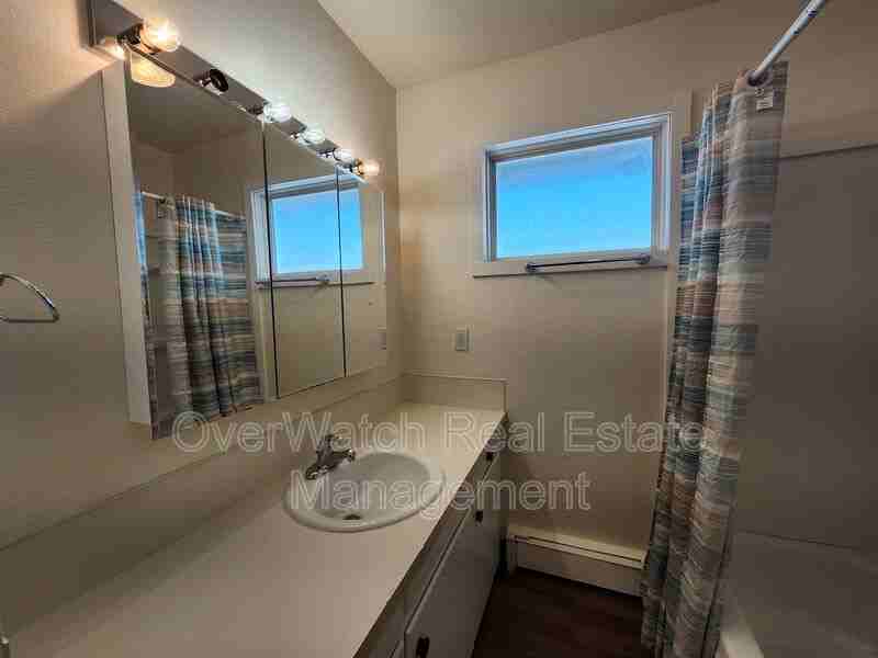 3925 E 9th Ave #5 - Photo 7 of 12