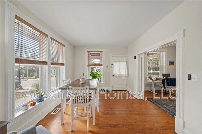 4523 Wyoming St - Photo 5 of 50