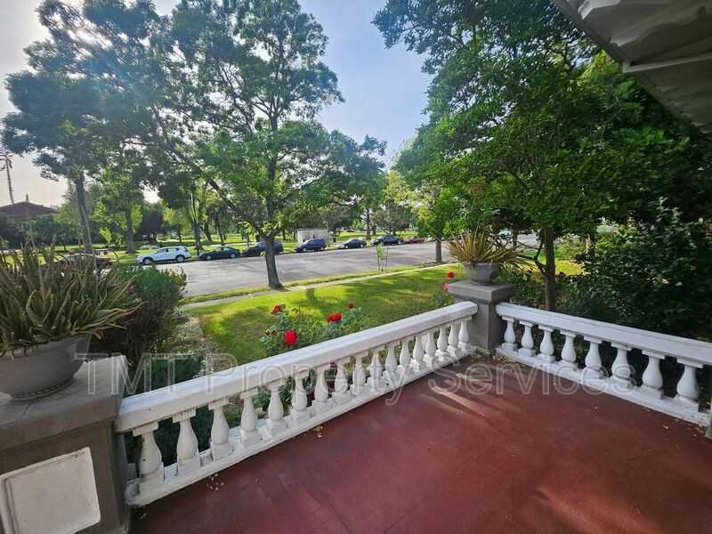 1214 N Pershing Ave - Photo 4 of 50