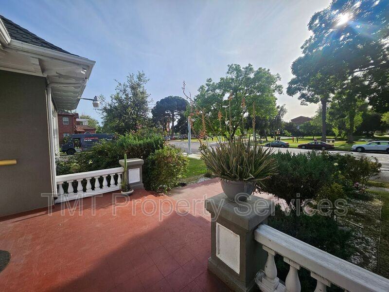 1214 N Pershing Ave - Photo 5 of 50