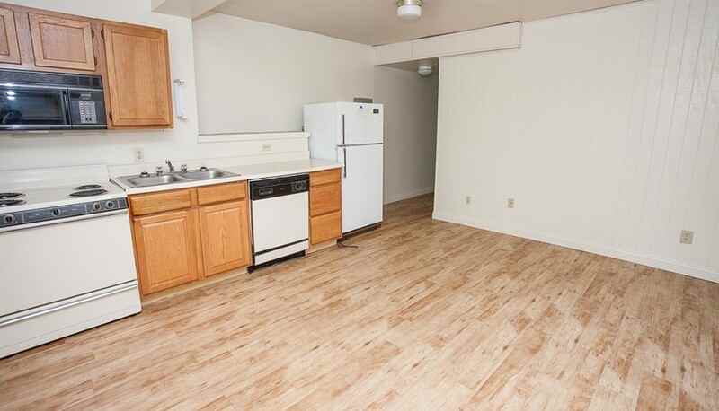 547 Layman Ave #2 - Photo 2 of 10