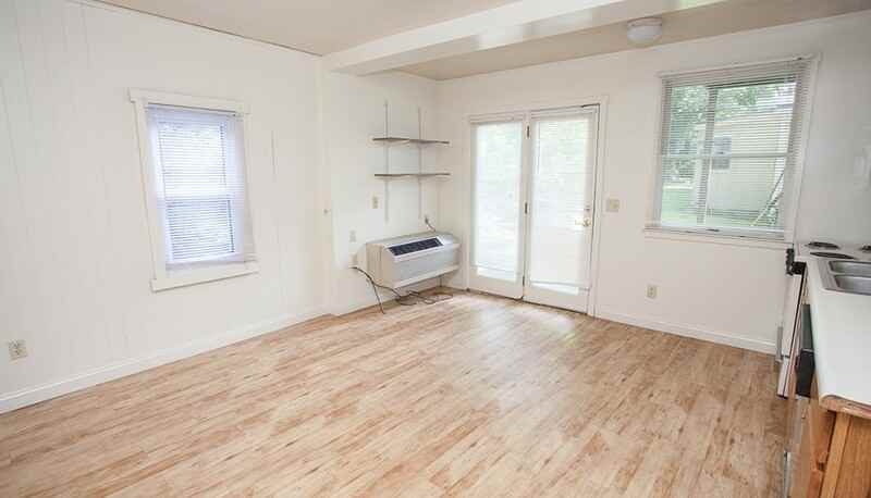 547 Layman Ave #2 - Photo 3 of 10