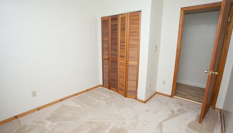 547 Layman Ave #2 - Photo 5 of 10