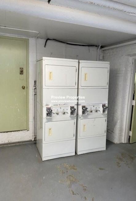 S Huntington Ave #21P - Photo 5 of 5