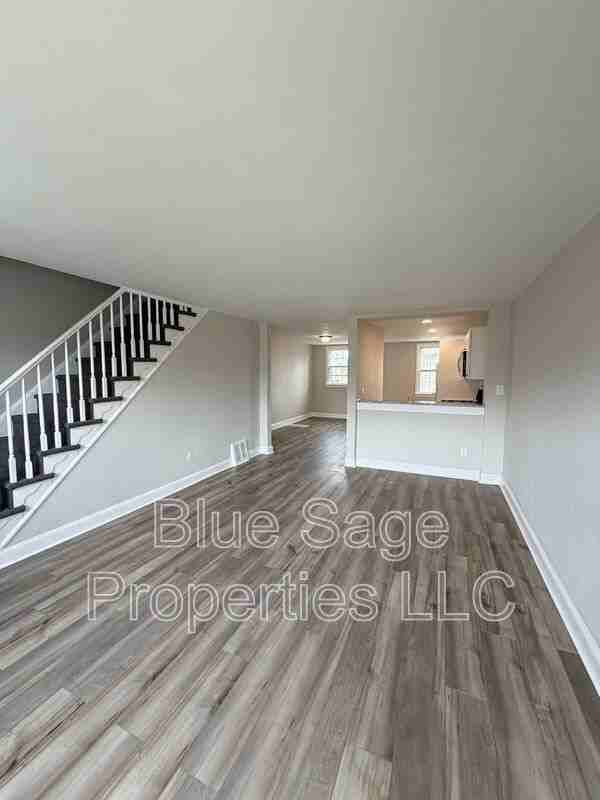 2345 Bond Ave - Photo 4 of 29