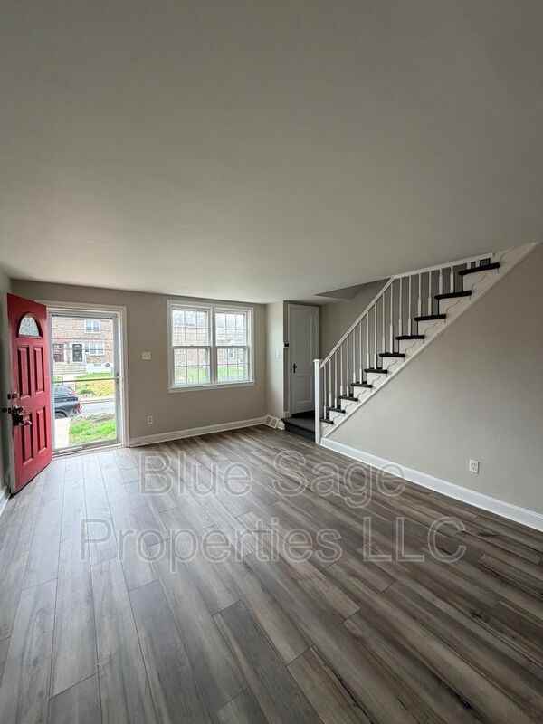 2345 Bond Ave - Photo 5 of 29