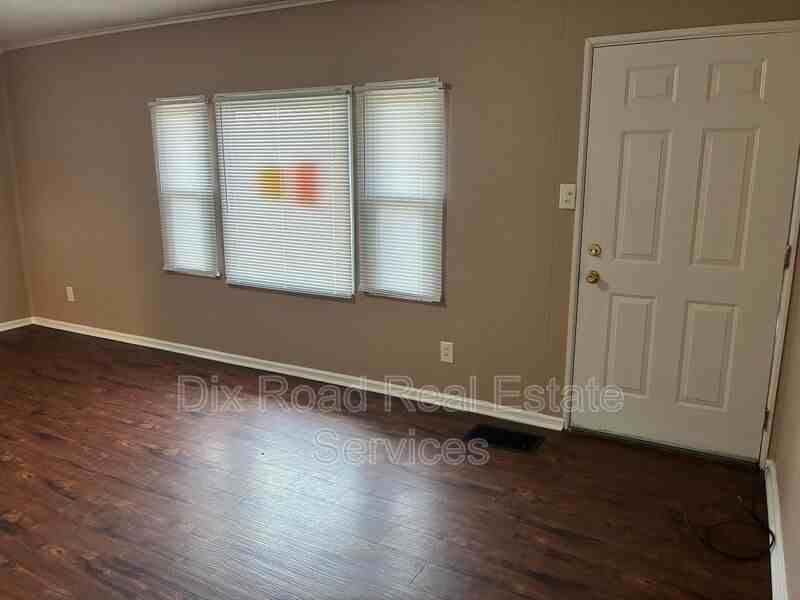 1003 Sorg Pl - Photo 5 of 27