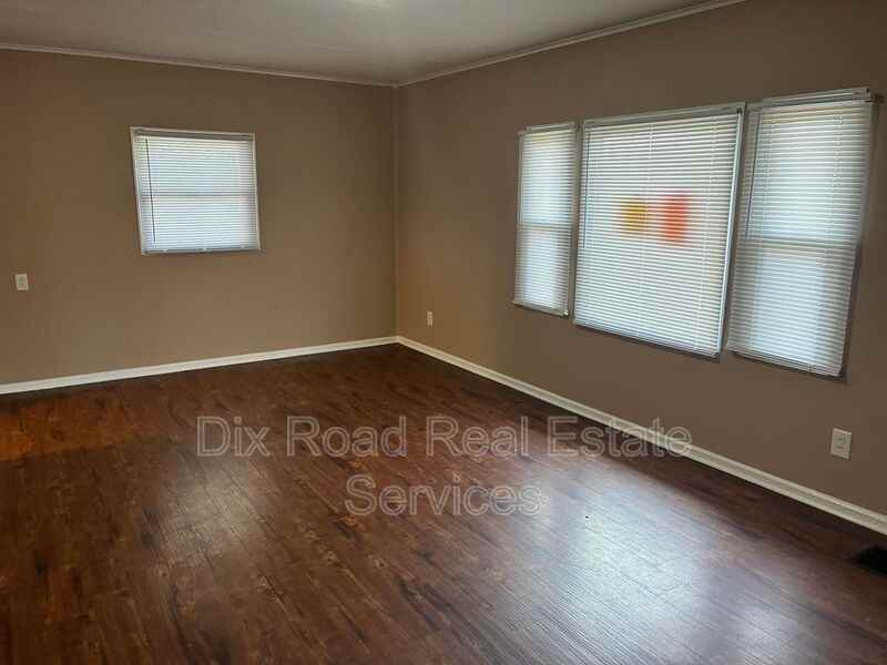 1003 Sorg Pl - Photo 6 of 27