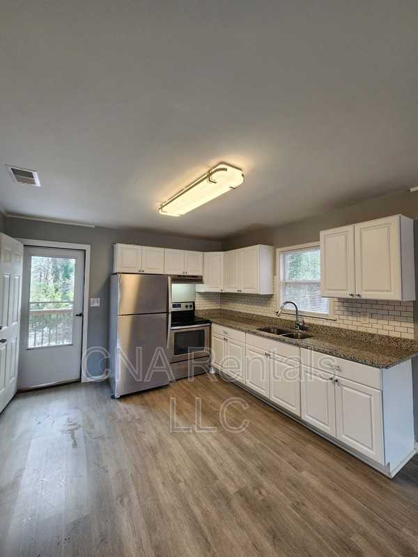 106 Wallace Rd Se #110 - Photo 5 of 9