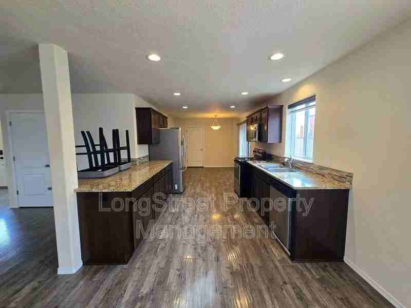 4437 Creel Ave Se - Photo 2 of 30