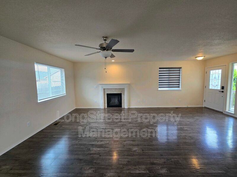 4437 Creel Ave Se - Photo 4 of 30