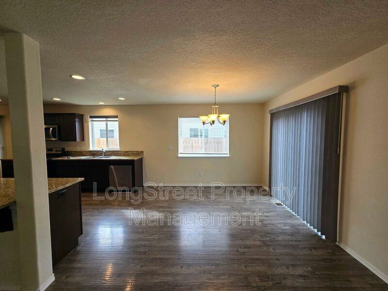 4437 Creel Ave Se - Photo 5 of 30