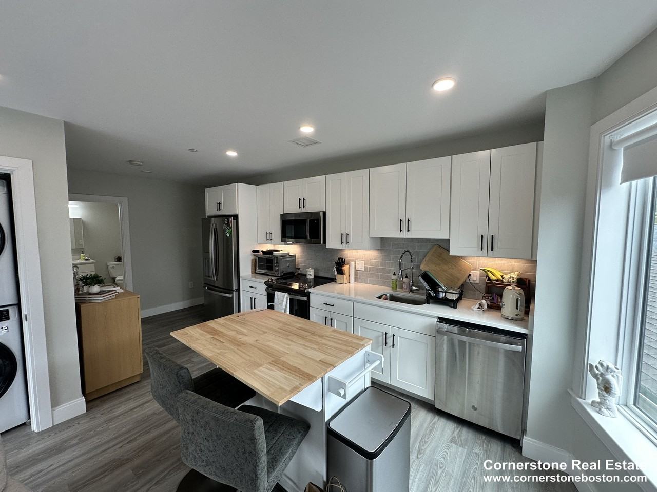 Old Colony Ave #401 - Photo 4 of 11