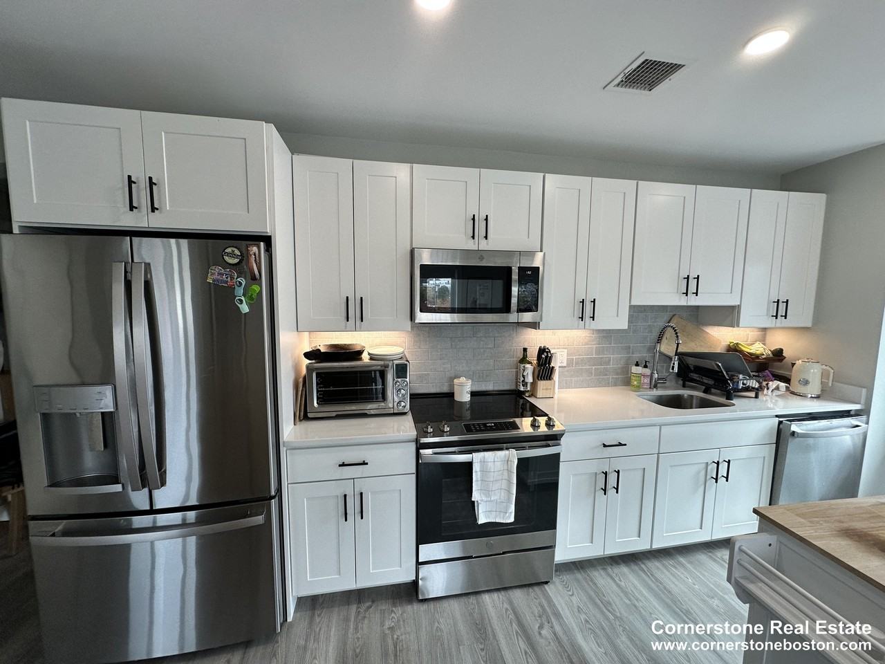 Old Colony Ave #401 - Photo 5 of 11