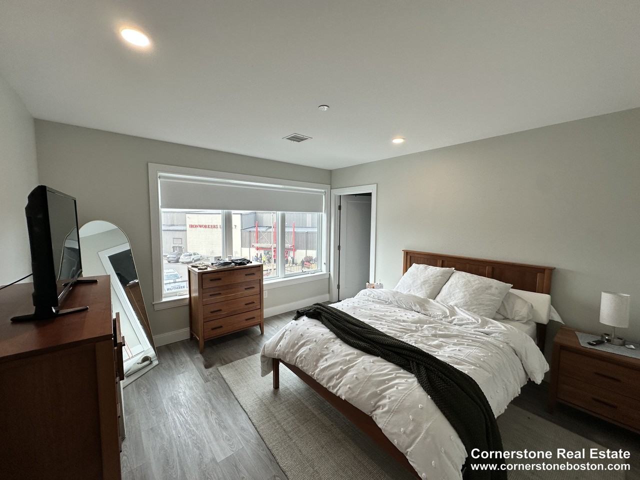 Old Colony Ave #401 - Photo 6 of 11