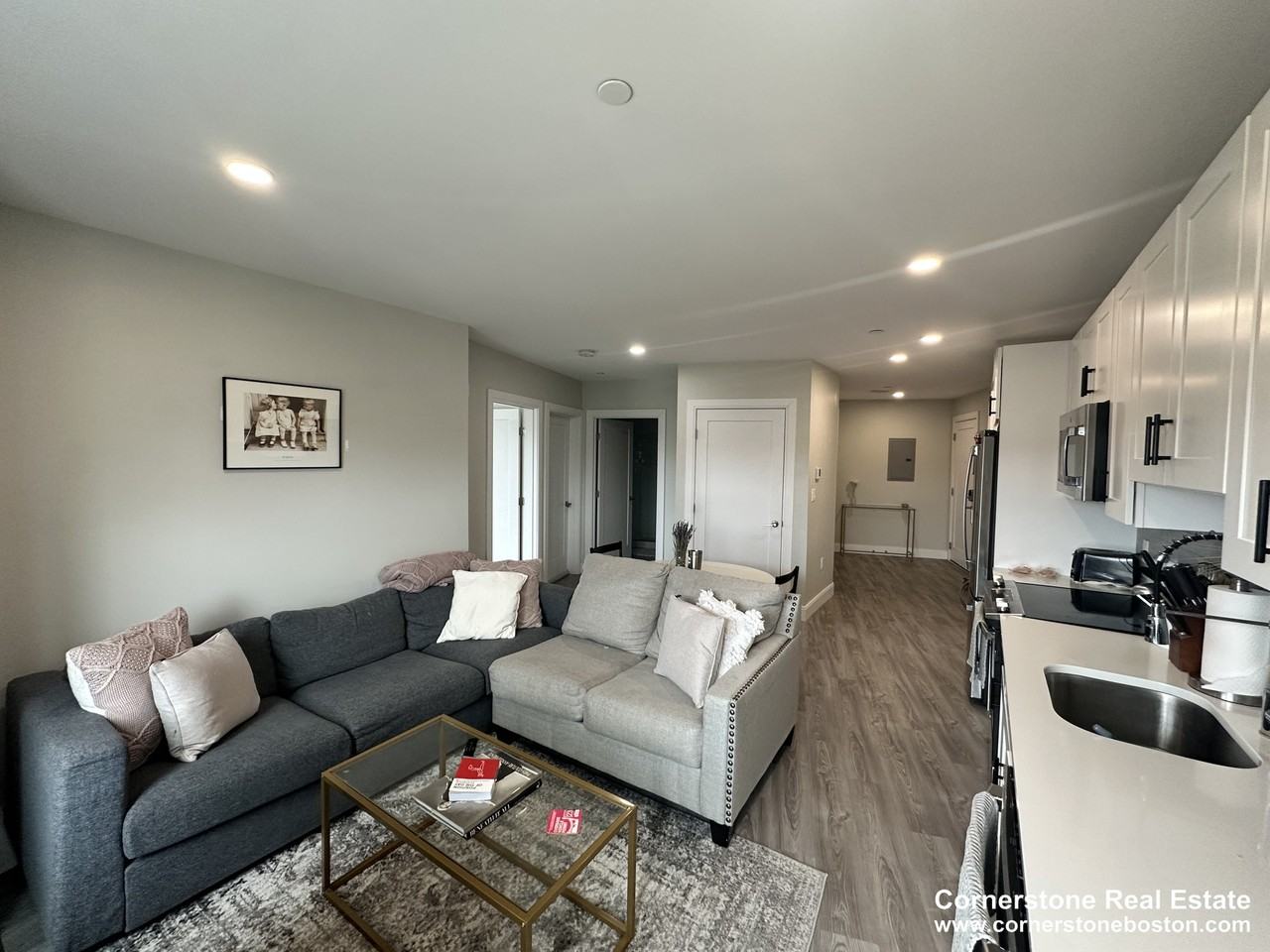 Old Colony Ave #403 - Photo 3 of 9