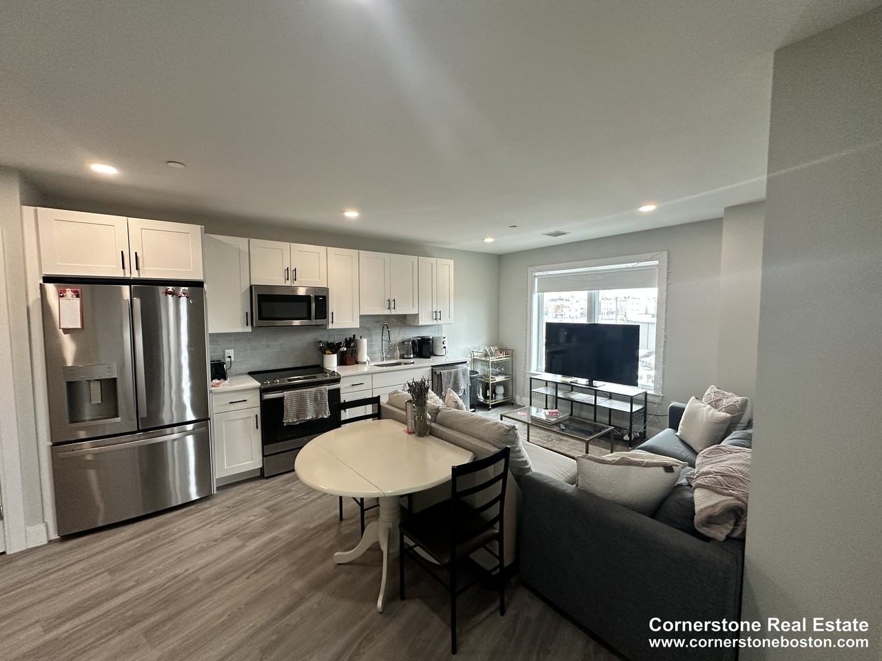 Old Colony Ave #403 - Photo 5 of 9