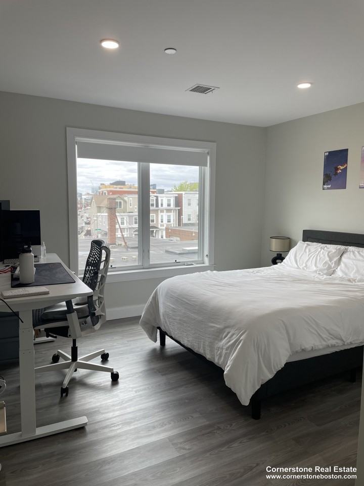 Old Colony Ave #403 - Photo 7 of 9