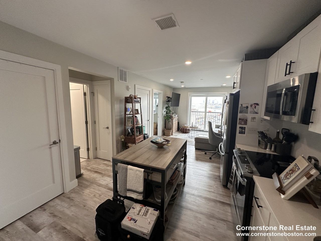 Old Colony Ave #405 - Photo 4 of 9