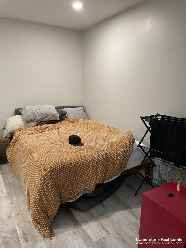 Old Colony Ave #409 - Photo 3 of 5