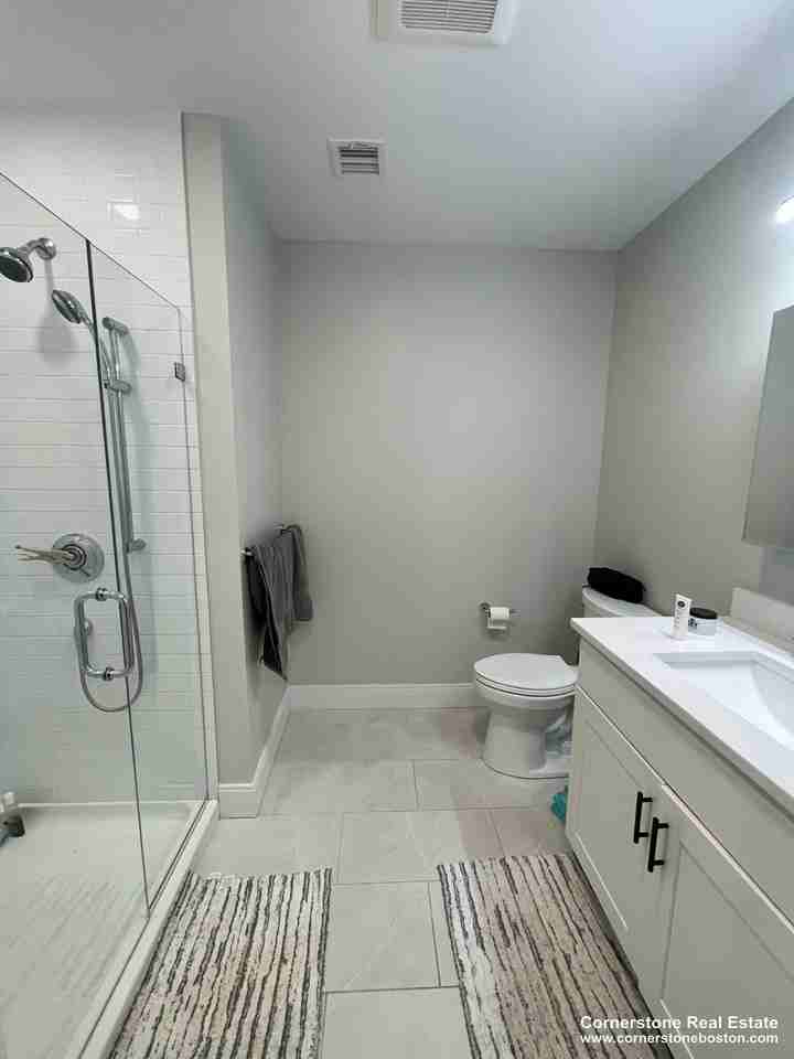 Old Colony Ave #409 - Photo 4 of 5