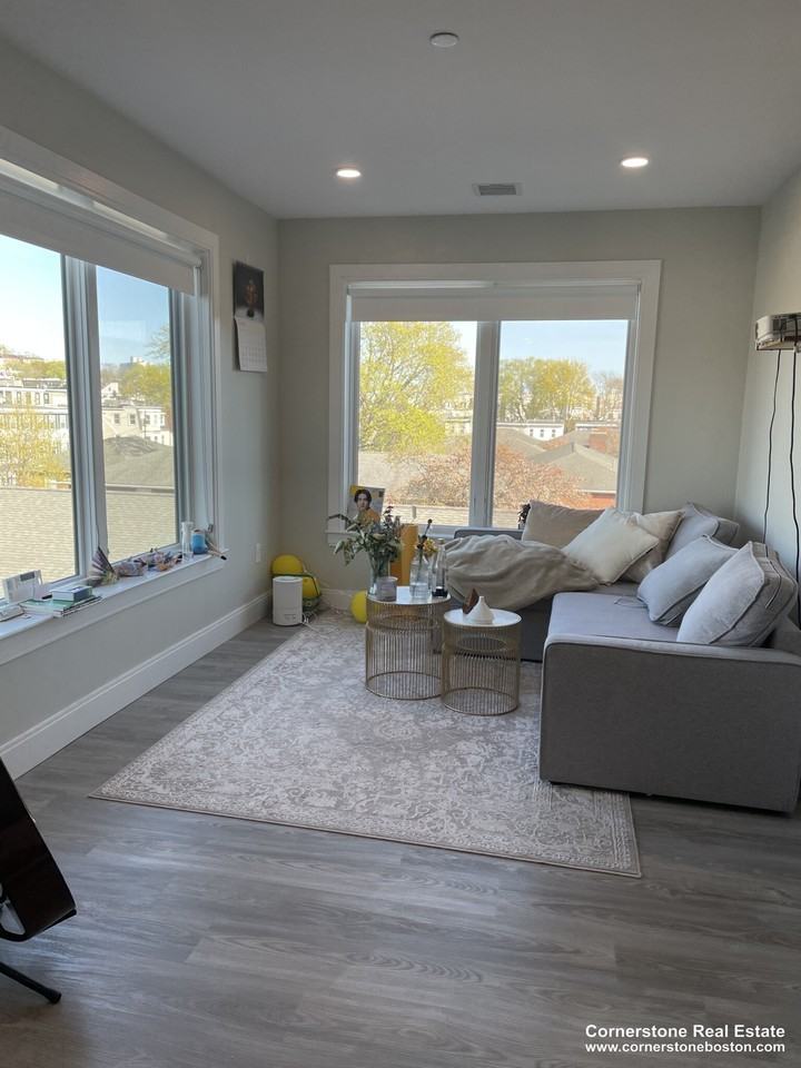 Old Colony Ave #508 - Photo 2 of 5