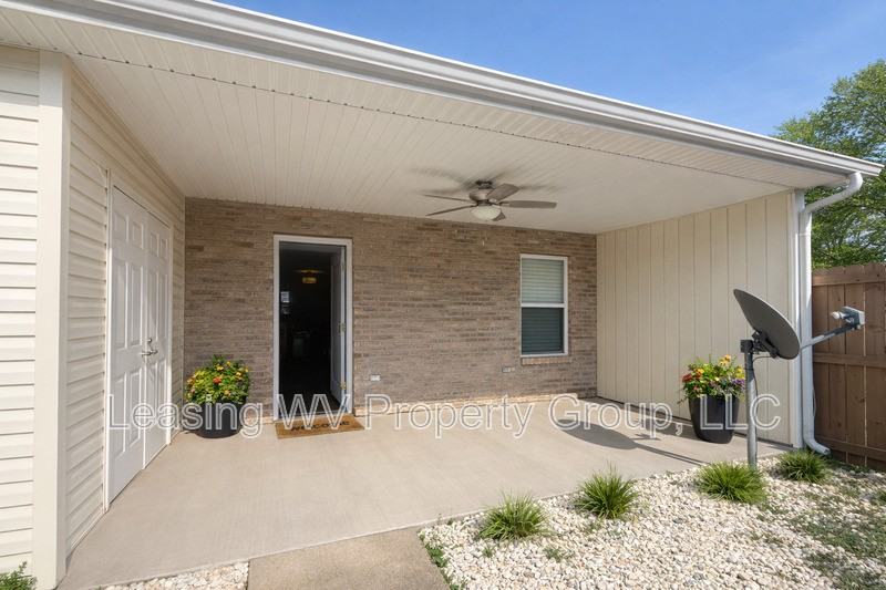 3172 Putnam Ave - Photo 2 of 8