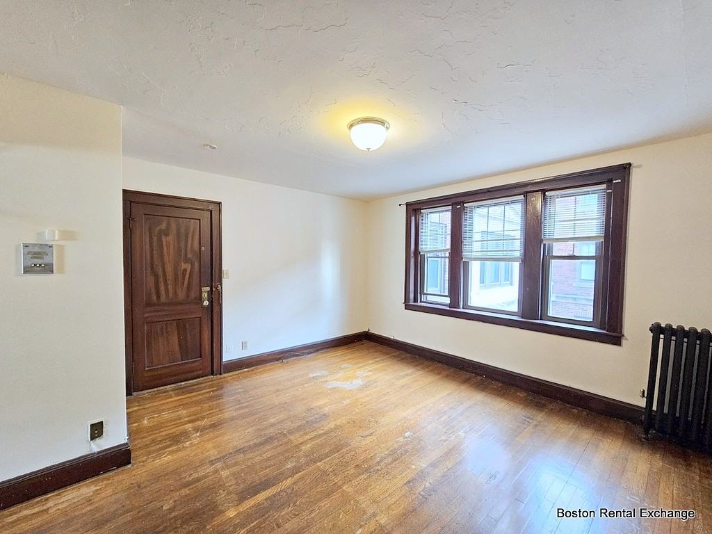 18 W Wyoming Ave #9 - Photo 3 of 11