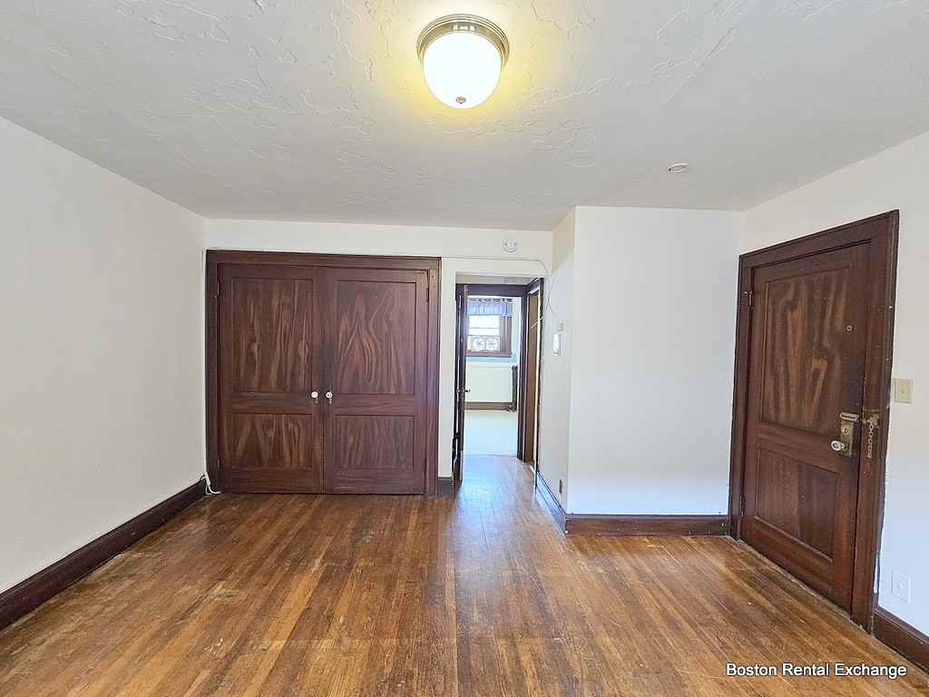 18 W Wyoming Ave #9 - Photo 4 of 11