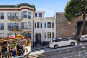 featured image of 1031 Jackson St